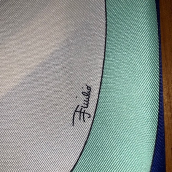 Beautiful Vintage Emilio Pucci Silk Scarf - Picture 2 of 4